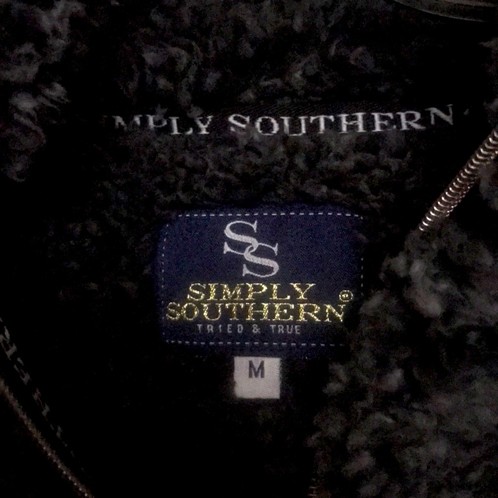 Womens M Simply Southern plush pullover.
